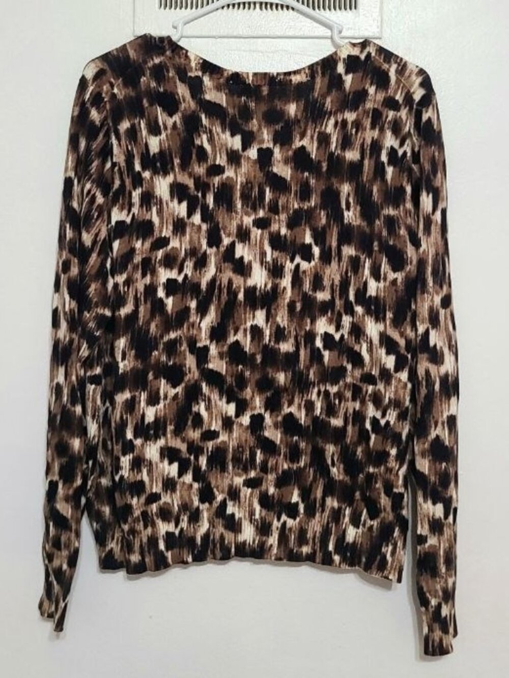 Leopard Print Button‑Front - Picture 2 of 3